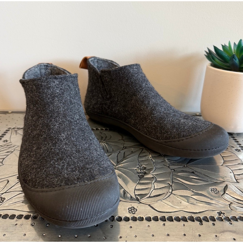 Men's Huckberry Greys Size 10 Wool Outdoor Slipper Boot Charcoal Black